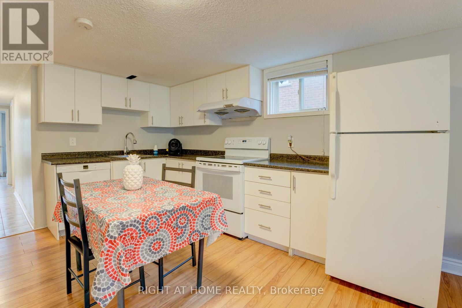 208 Meadows Boulevard, Mississauga, Ontario  L4Z 1J9 - Photo 16 - W12458290