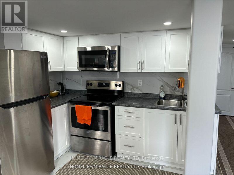 Bsmt - 8 Robert Parkinson Drive, Brampton, Ontario  L7A 0Y3 - Photo 11 - W12458300