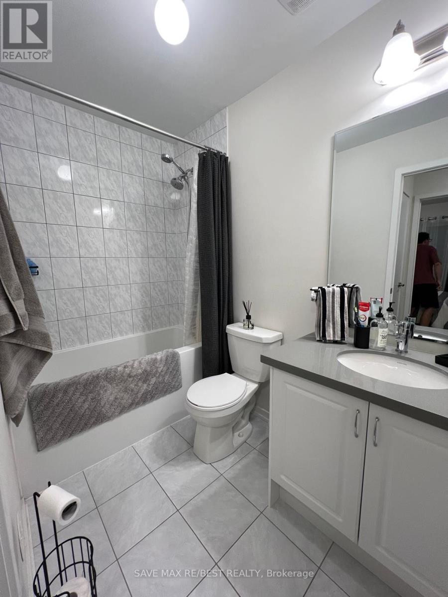 10 Heathrow Lane, Caledon, Ontario  L7E 4M4 - Photo 10 - W12458305