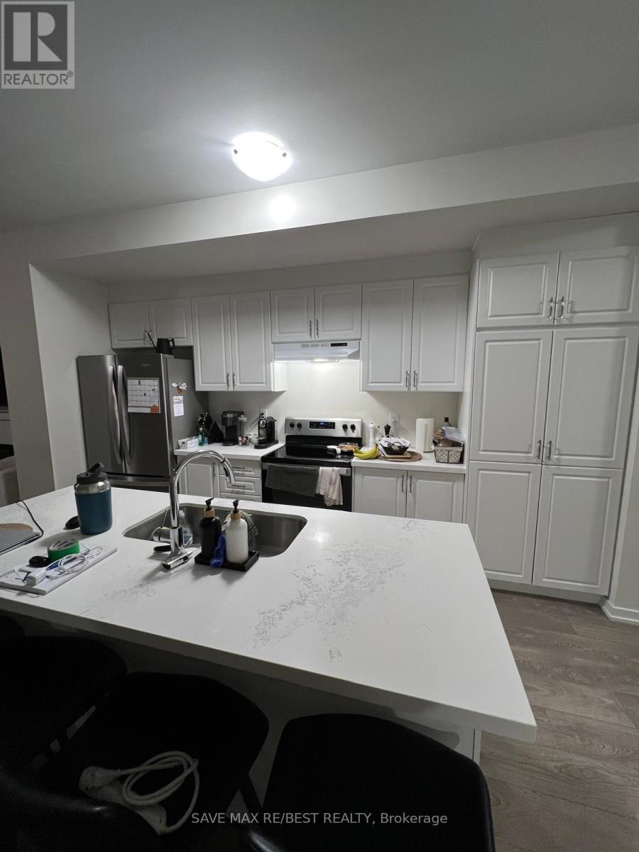 10 Heathrow Lane, Caledon, Ontario  L7E 4M4 - Photo 14 - W12458305
