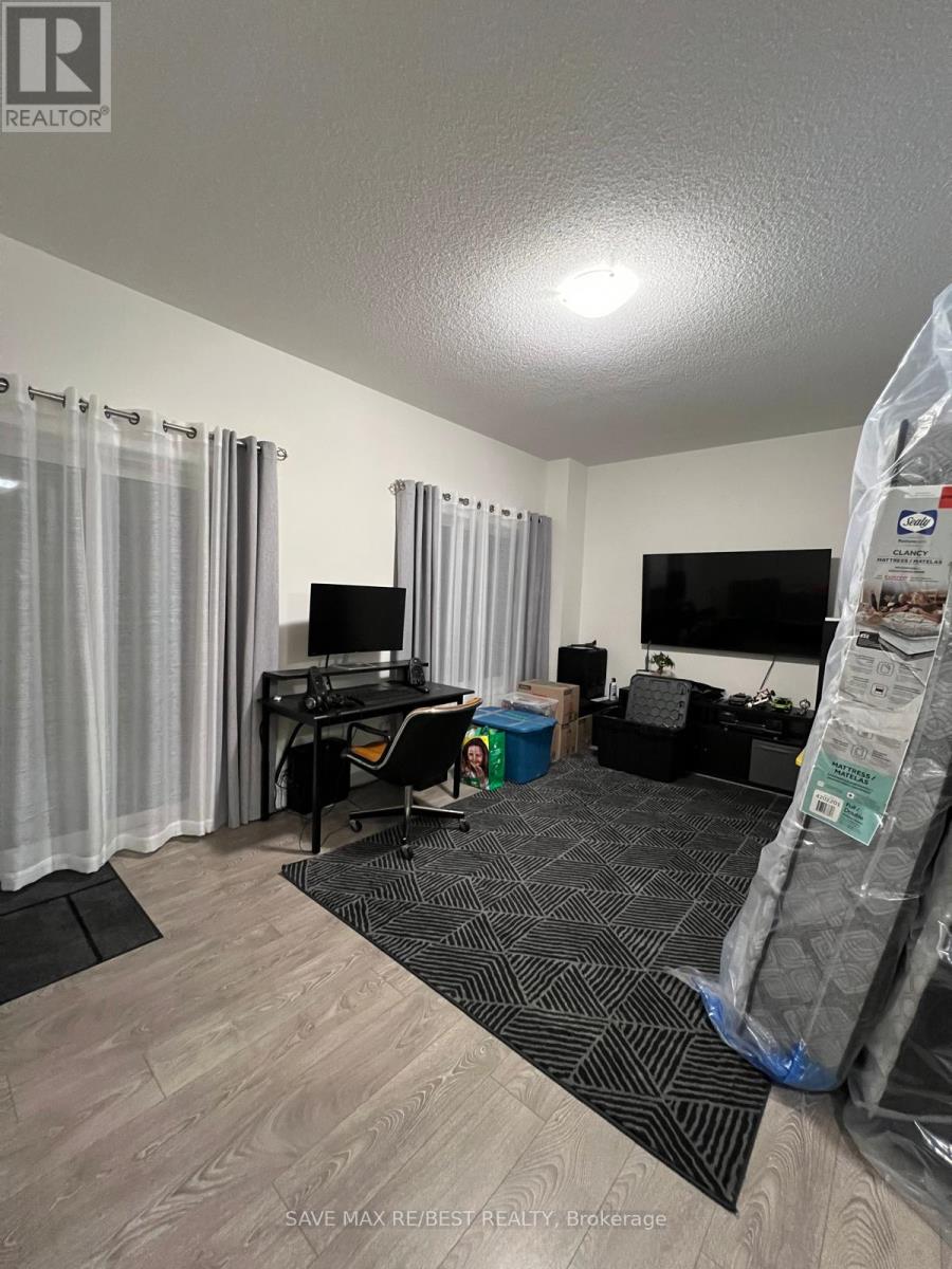 10 Heathrow Lane, Caledon, Ontario  L7E 4M4 - Photo 20 - W12458305