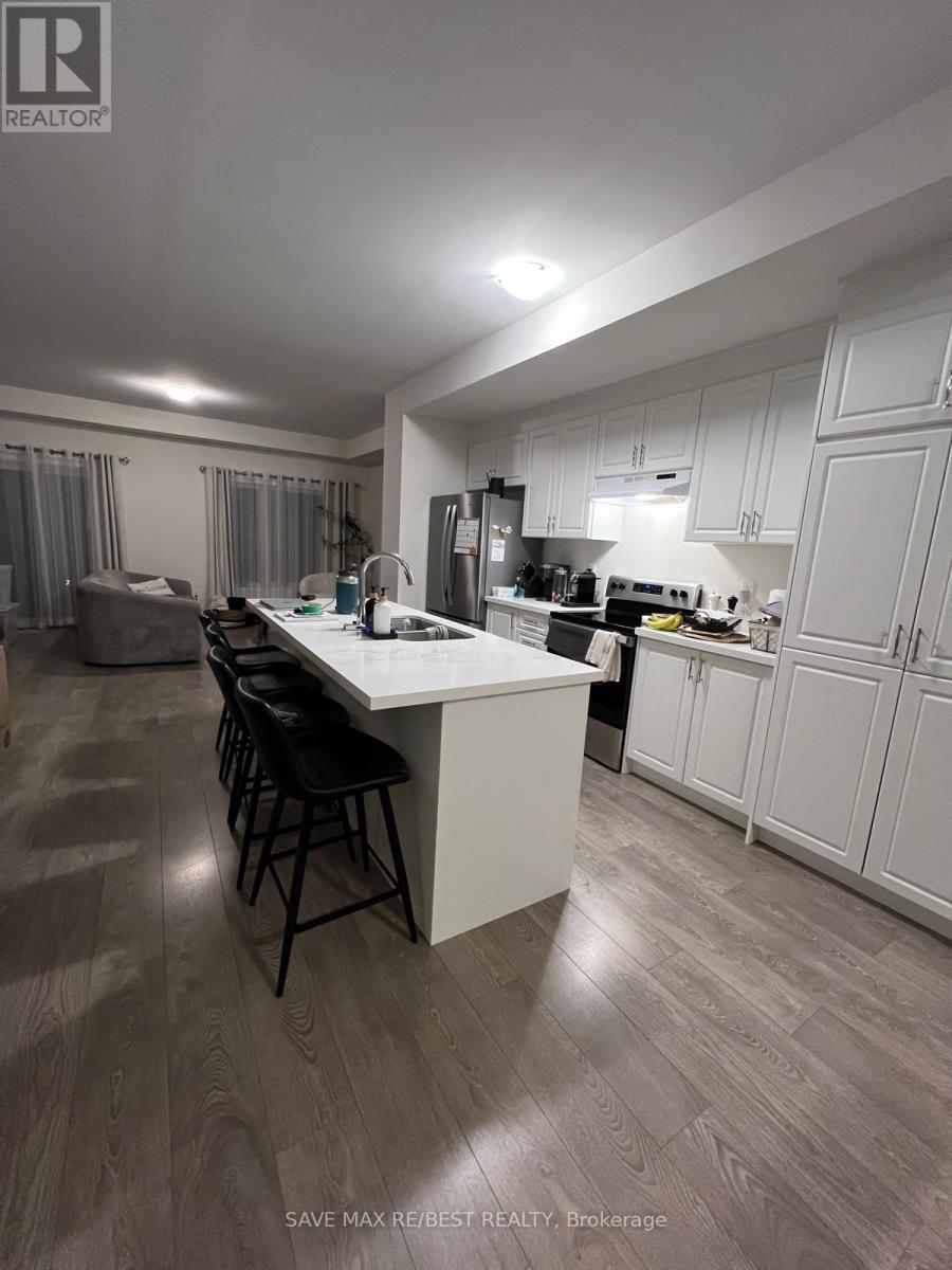 10 Heathrow Lane, Caledon, Ontario  L7E 4M4 - Photo 9 - W12458305