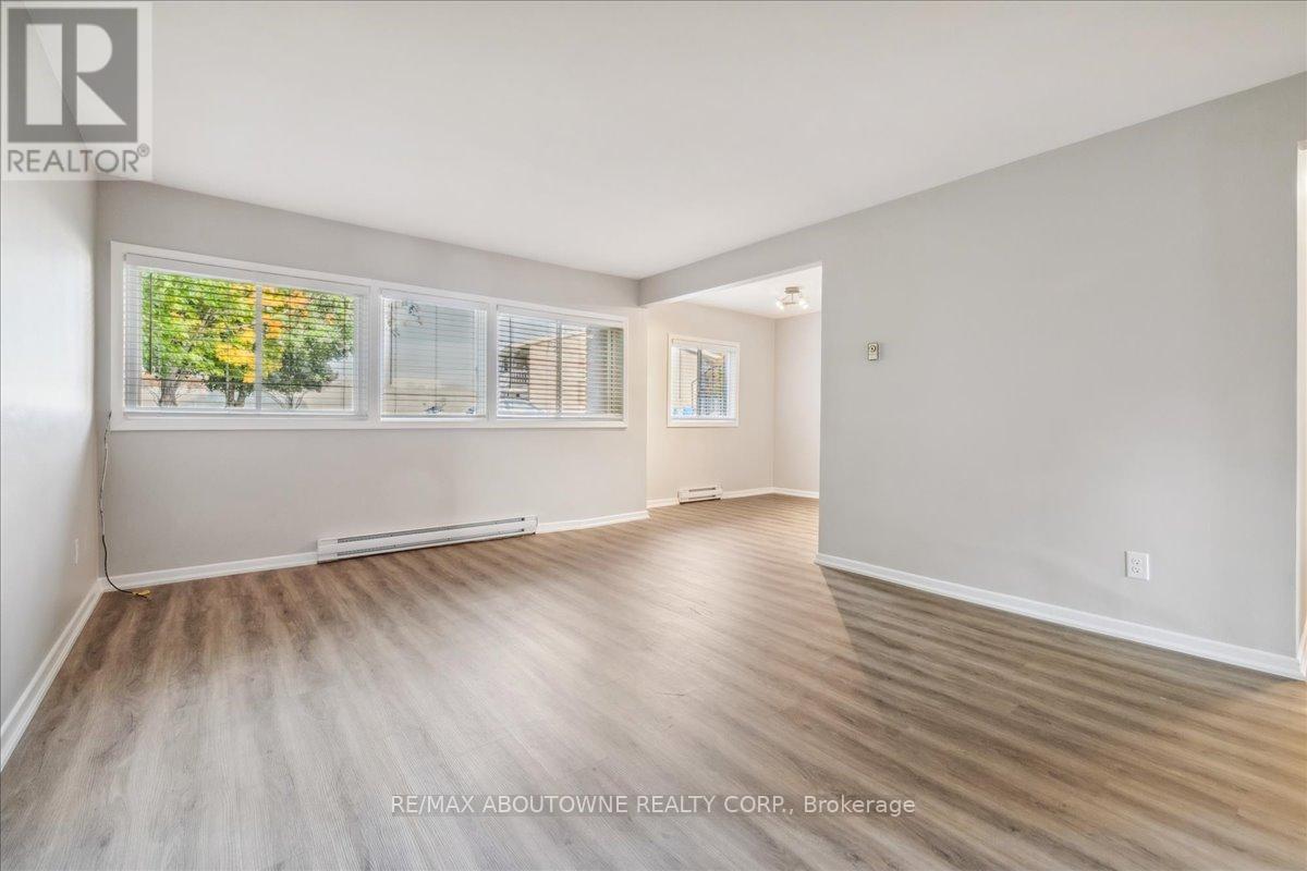 1 - 2350 Queensway Drive, Burlington, Ontario  L7R 3T3 - Photo 14 - W12458306