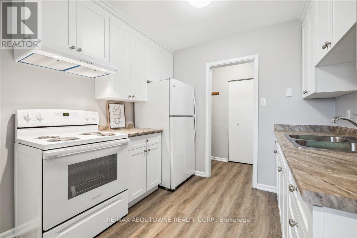 1 - 2350 Queensway Drive, Burlington, Ontario  L7R 3T3 - Photo 22 - W12458306