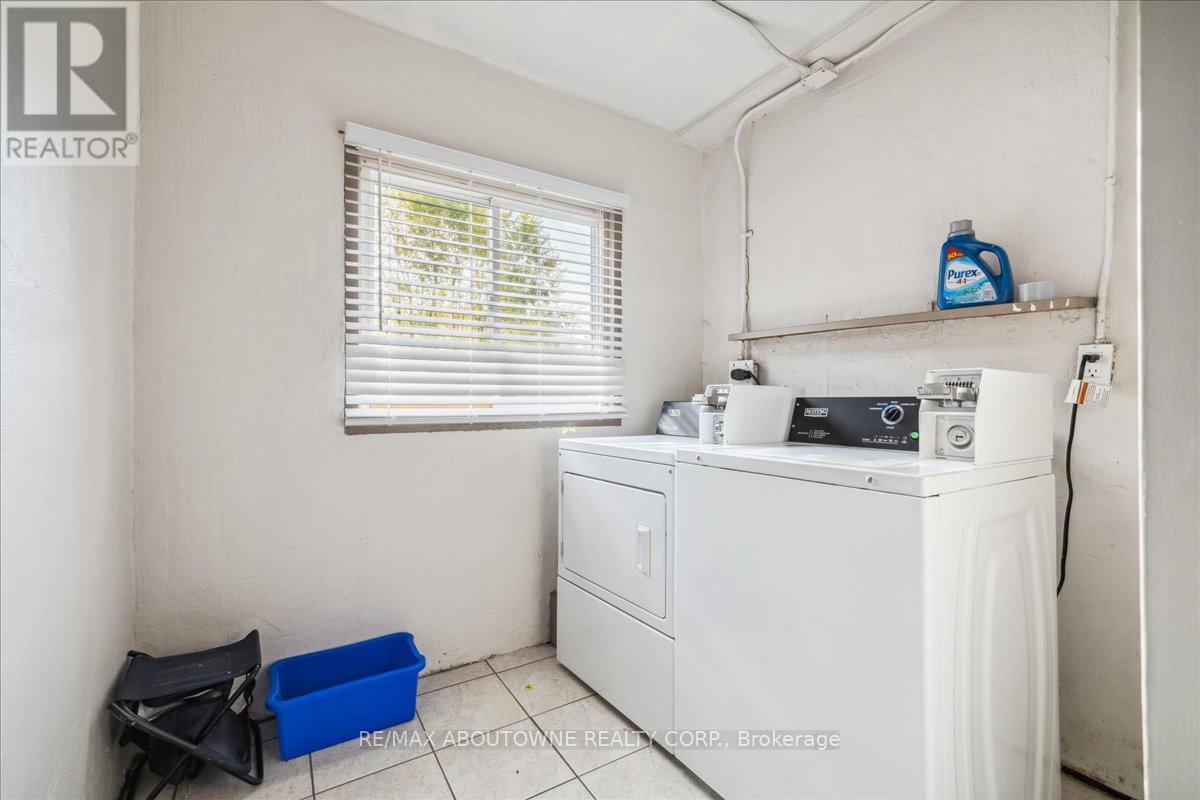 1 - 2350 Queensway Drive, Burlington, Ontario  L7R 3T3 - Photo 31 - W12458306