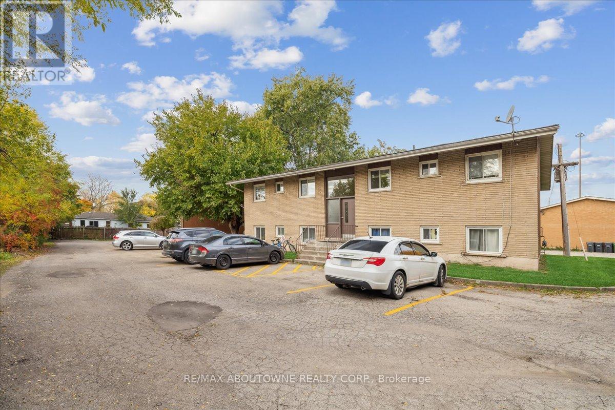 1 - 2350 Queensway Drive, Burlington, Ontario  L7R 3T3 - Photo 32 - W12458306