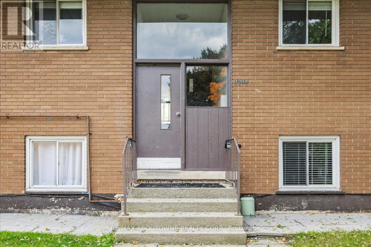1 - 2350 Queensway Drive, Burlington, Ontario  L7R 3T3 - Photo 6 - W12458306