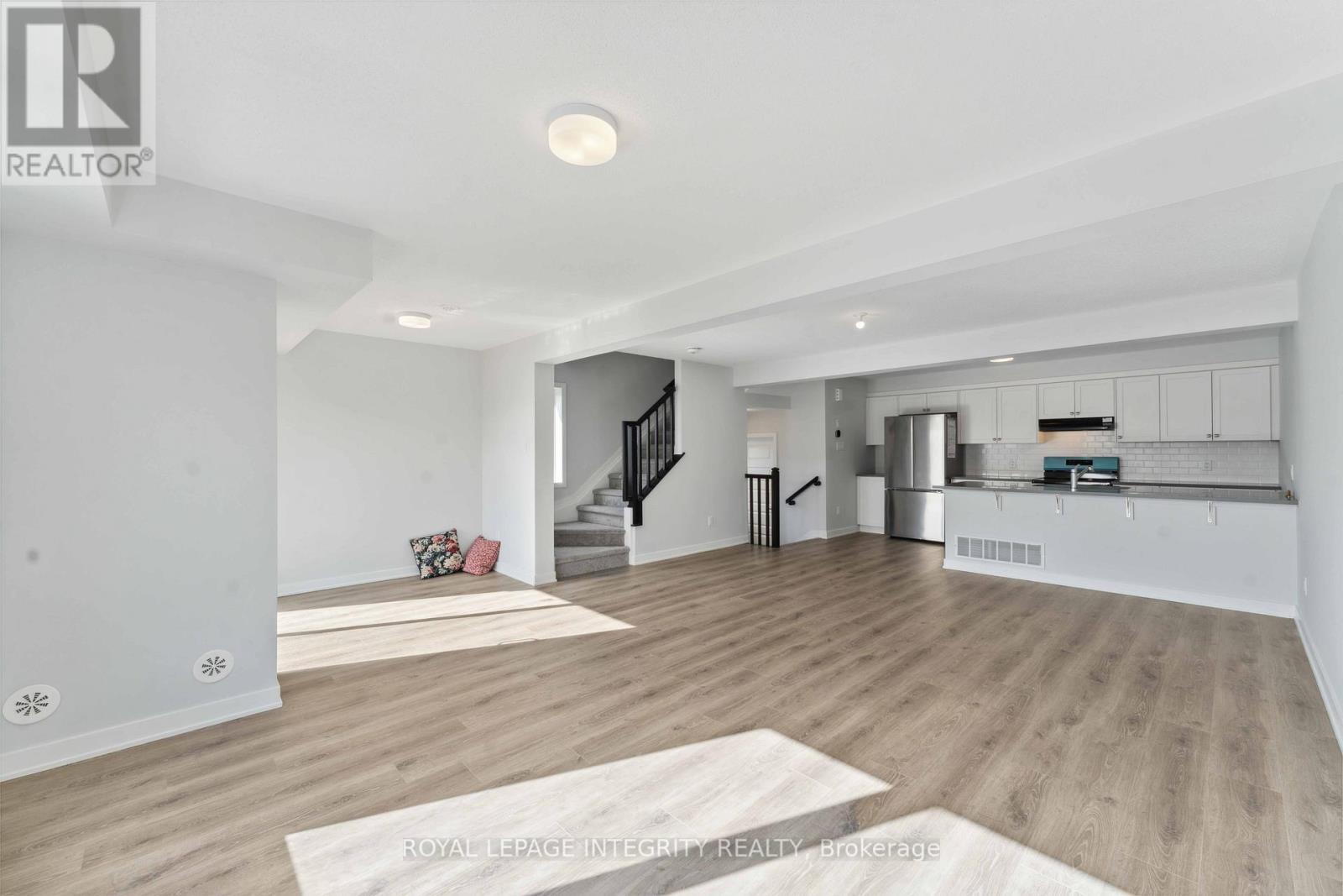 571 Woven Pvt Private, Ottawa, Ontario  K2S 3B2 - Photo 15 - X12458342
