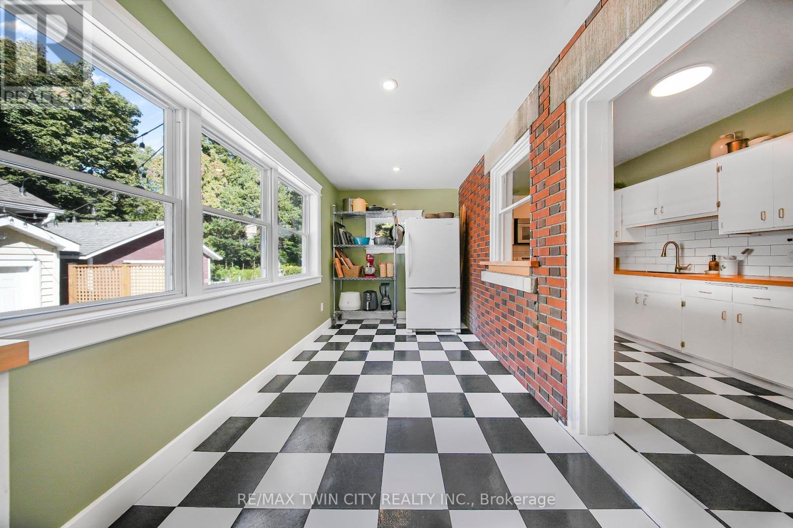 60 Heins Avenue, Kitchener, Ontario  N2G 1Z8 - Photo 19 - X12458301