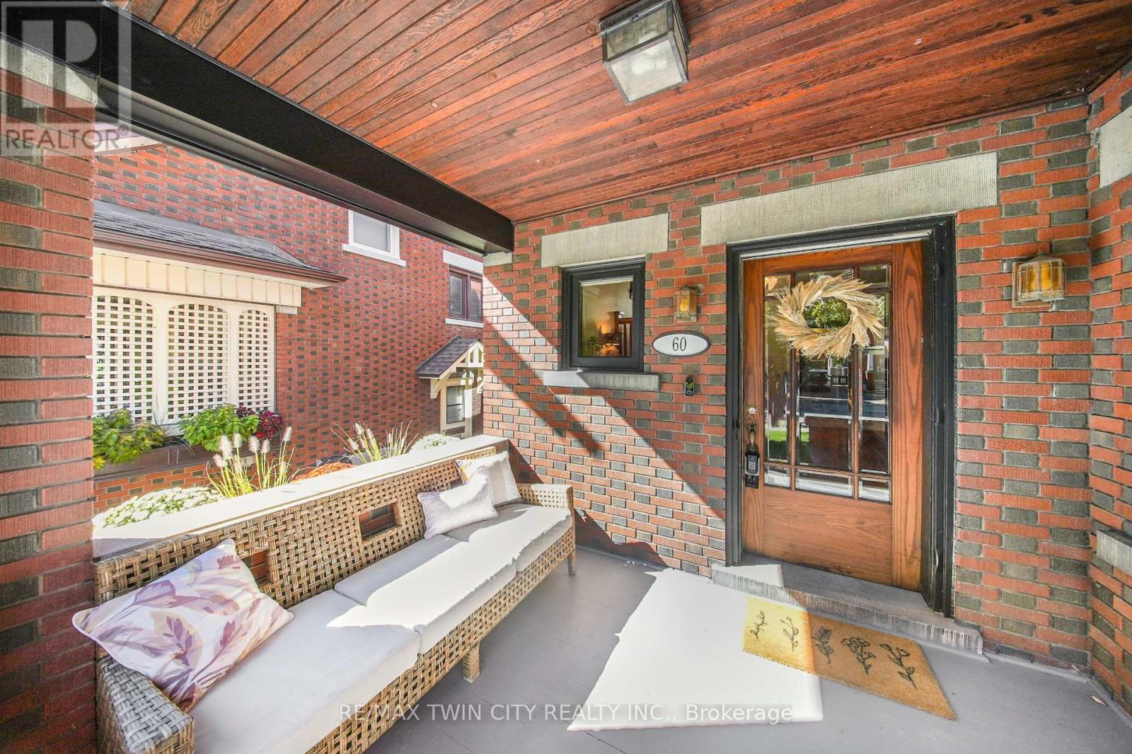60 Heins Avenue, Kitchener, Ontario  N2G 1Z8 - Photo 5 - X12458301