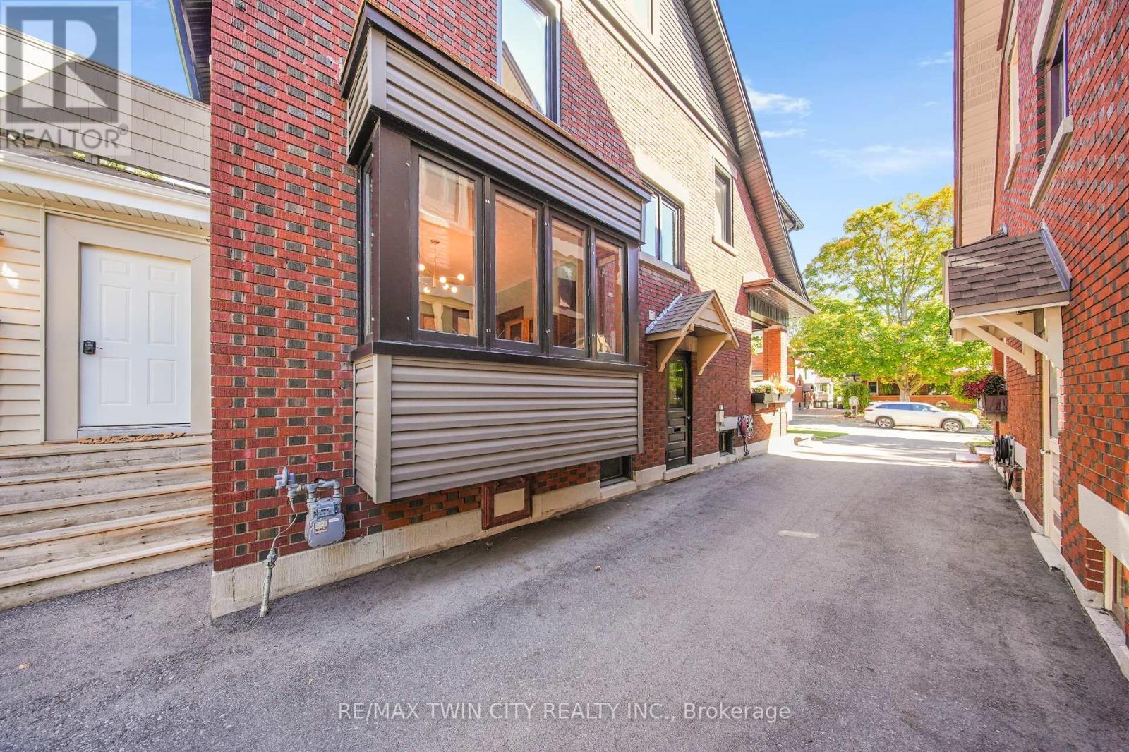 60 Heins Avenue, Kitchener, Ontario  N2G 1Z8 - Photo 7 - X12458301