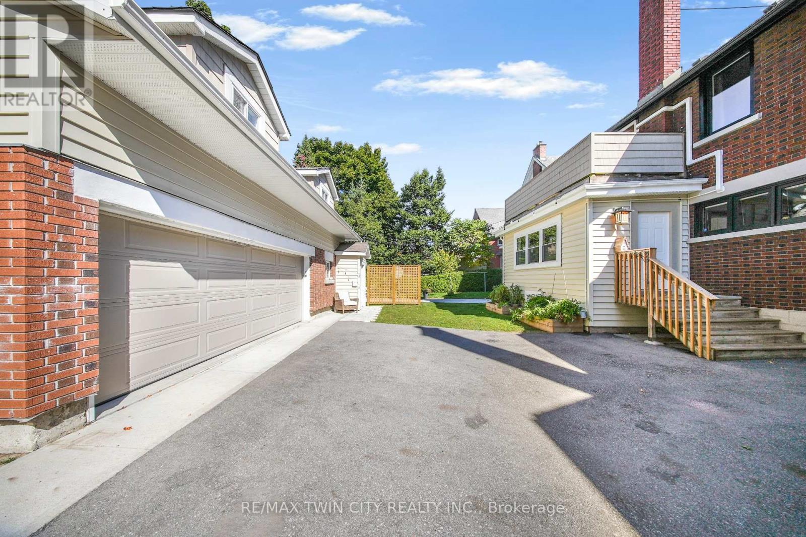 60 Heins Avenue, Kitchener, Ontario  N2G 1Z8 - Photo 8 - X12458301