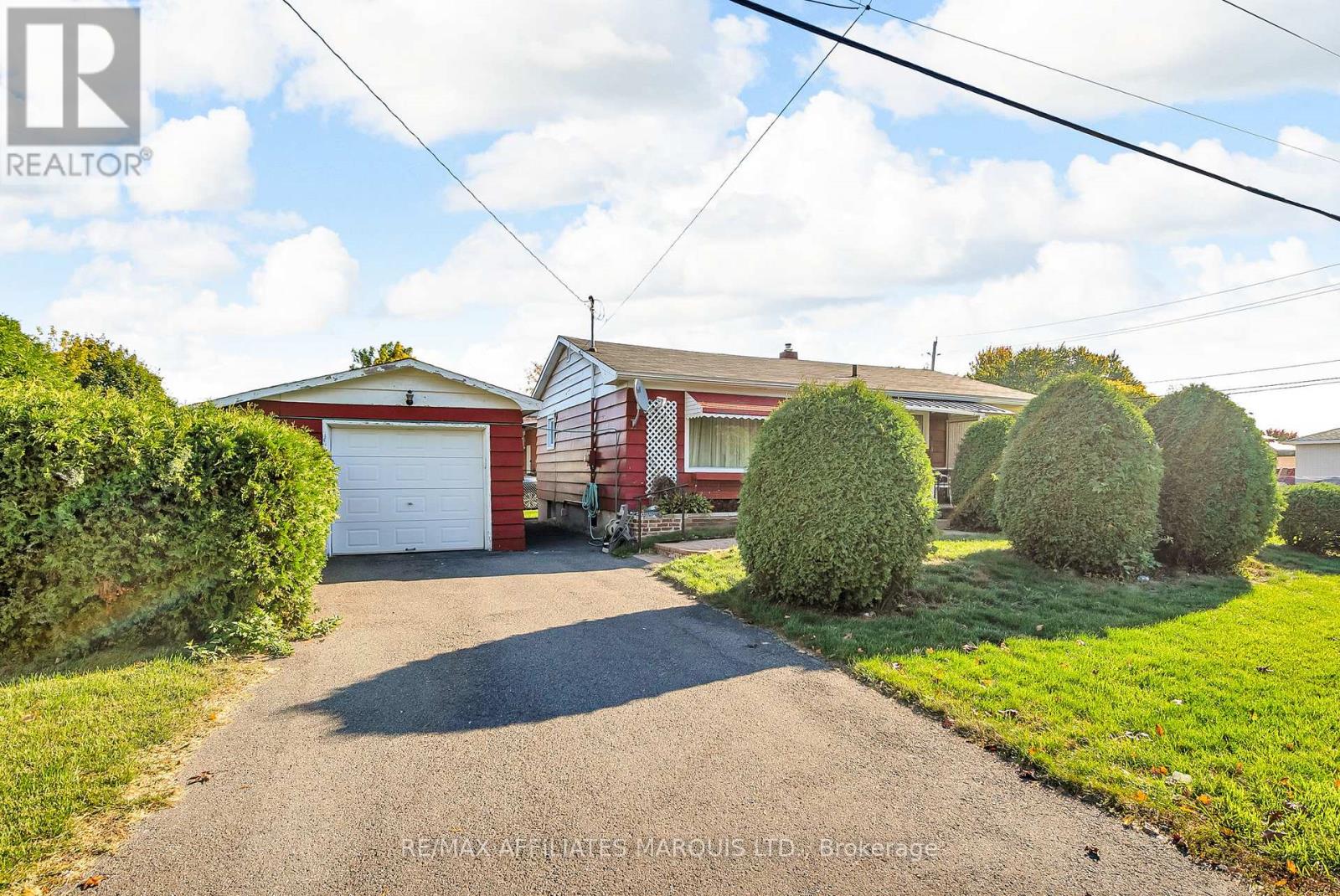 1301 Gallinger Avenue, Cornwall, Ontario  K6J 4T4 - Photo 1 - X12458332