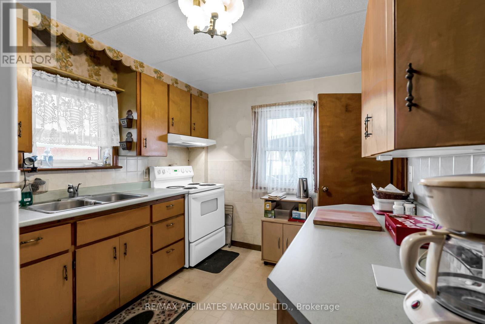 1301 Gallinger Avenue, Cornwall, Ontario  K6J 4T4 - Photo 11 - X12458332