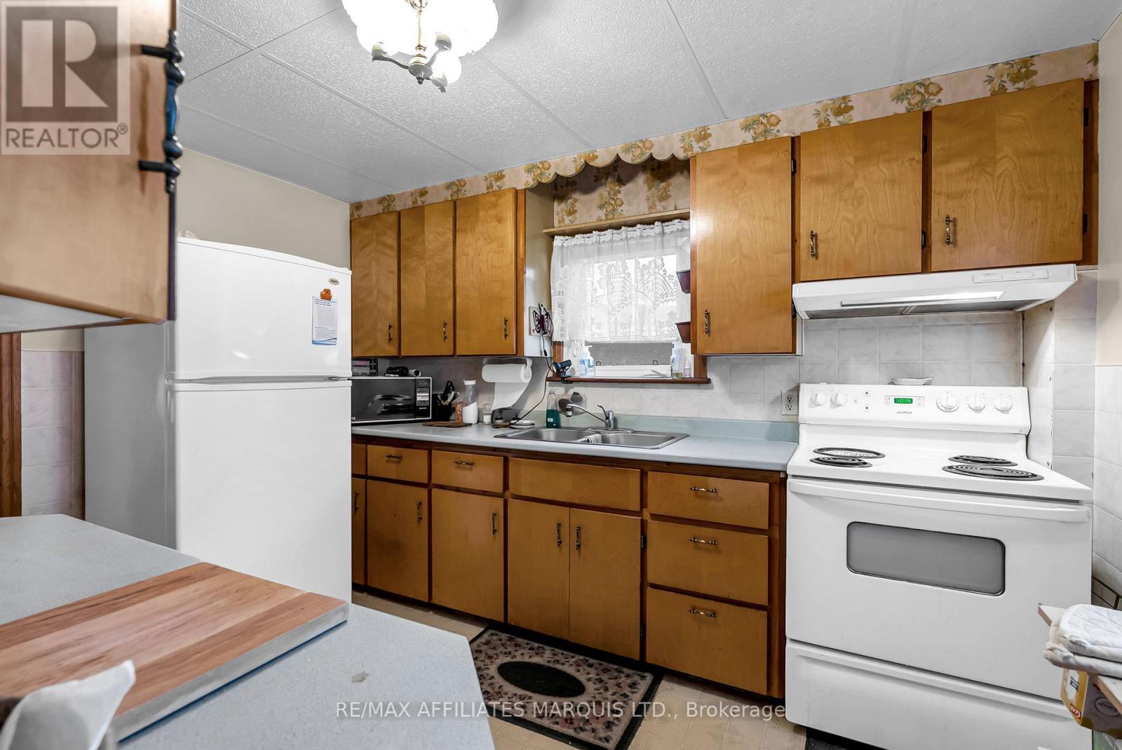 1301 Gallinger Avenue, Cornwall, Ontario  K6J 4T4 - Photo 12 - X12458332
