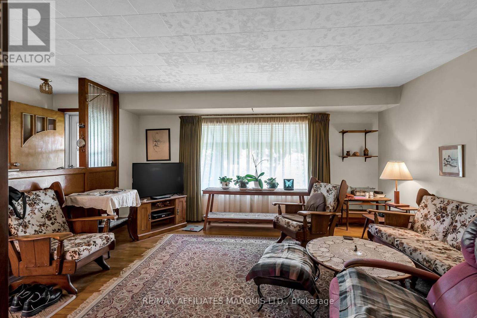1301 Gallinger Avenue, Cornwall, Ontario  K6J 4T4 - Photo 6 - X12458332