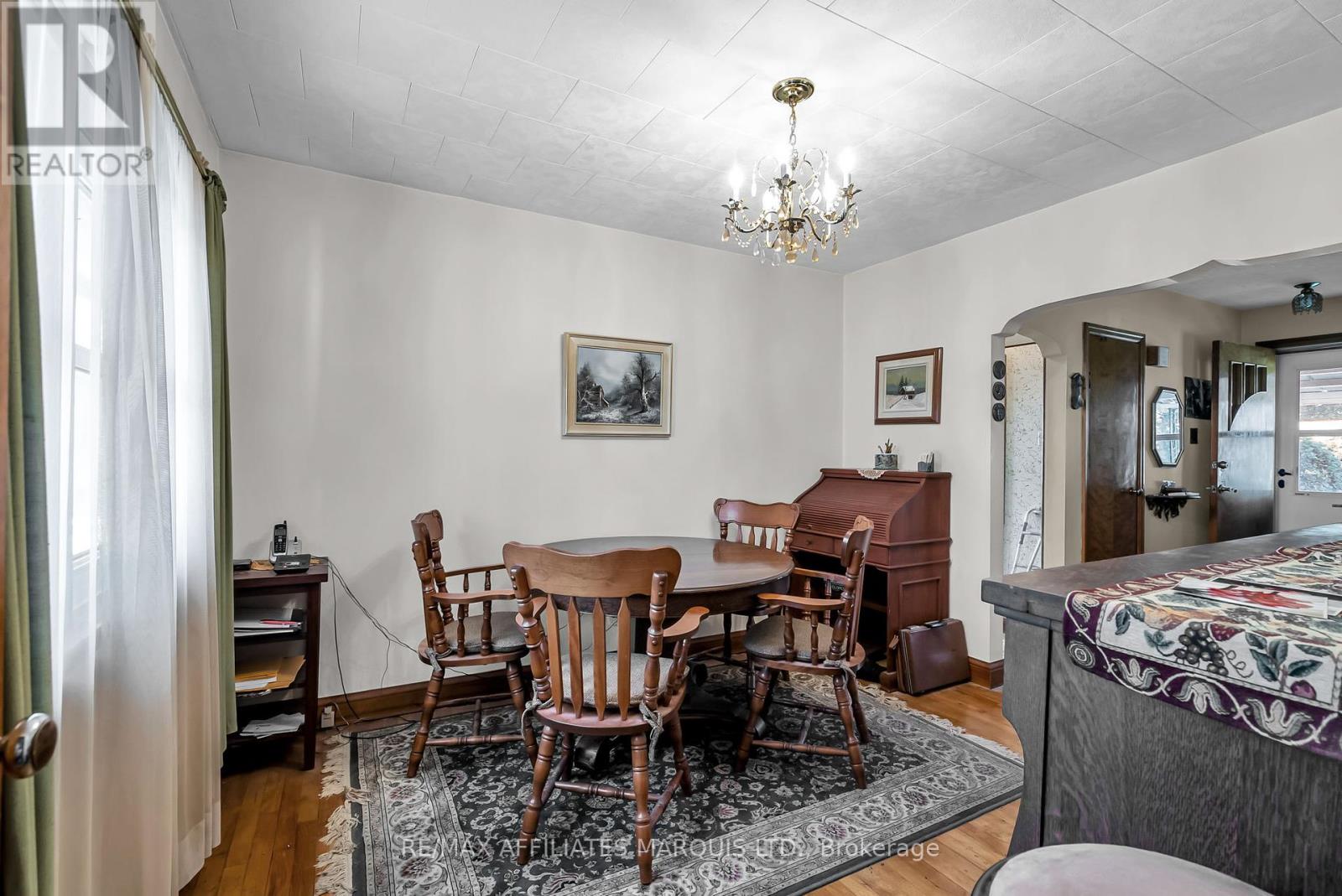 1301 Gallinger Avenue, Cornwall, Ontario  K6J 4T4 - Photo 9 - X12458332