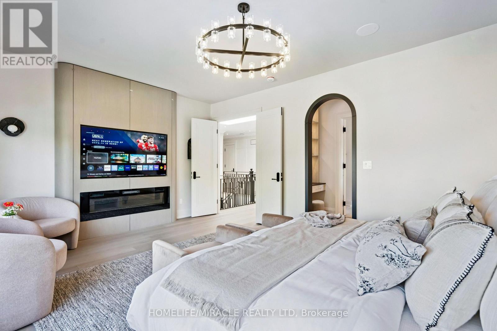 517 Stafford Drive, Oakville, Ontario  L6L 4M4 - Photo 19 - W12458137