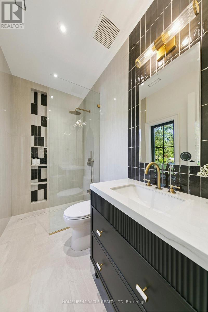 517 Stafford Drive, Oakville, Ontario  L6L 4M4 - Photo 37 - W12458137