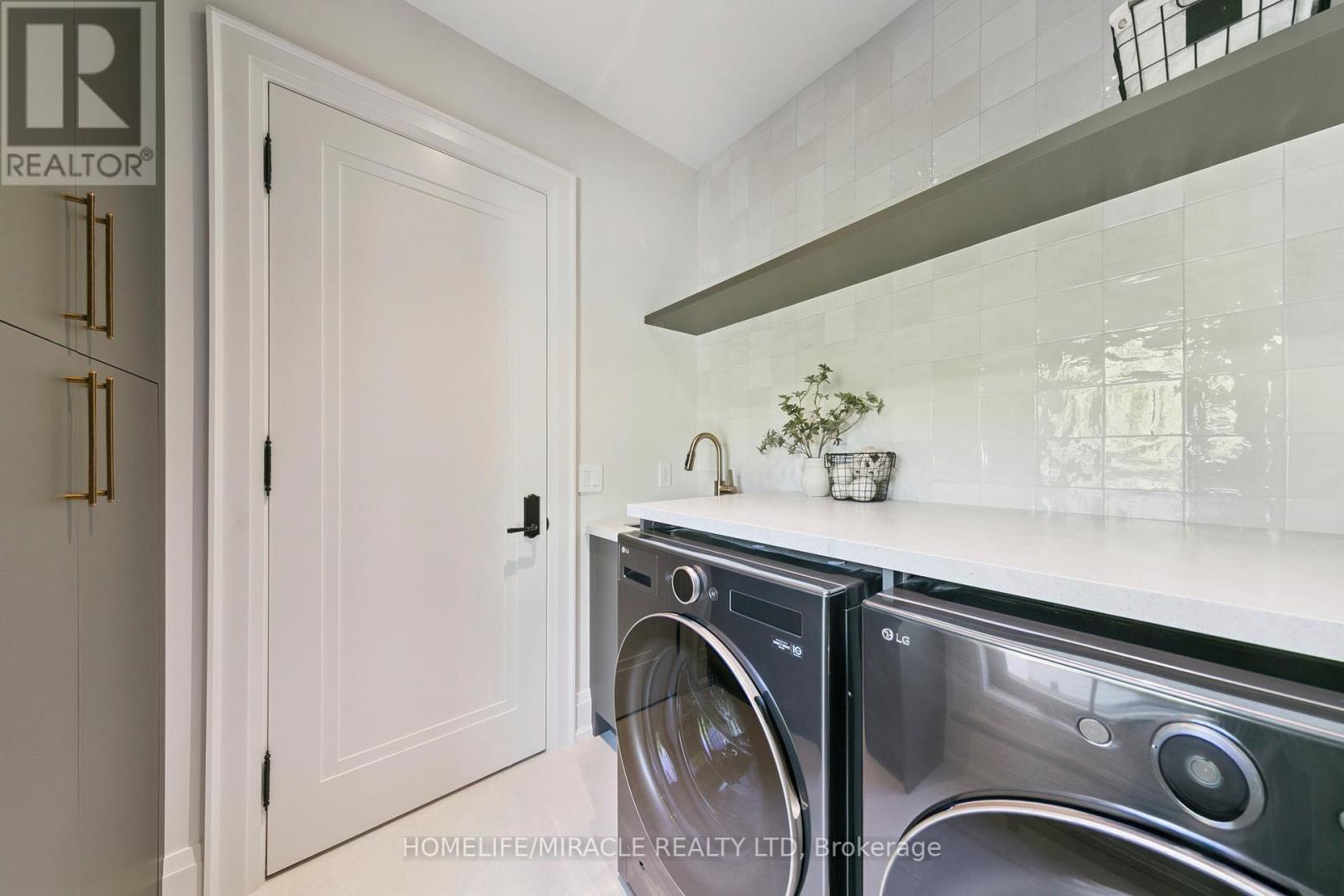 517 Stafford Drive, Oakville, Ontario  L6L 4M4 - Photo 46 - W12458137