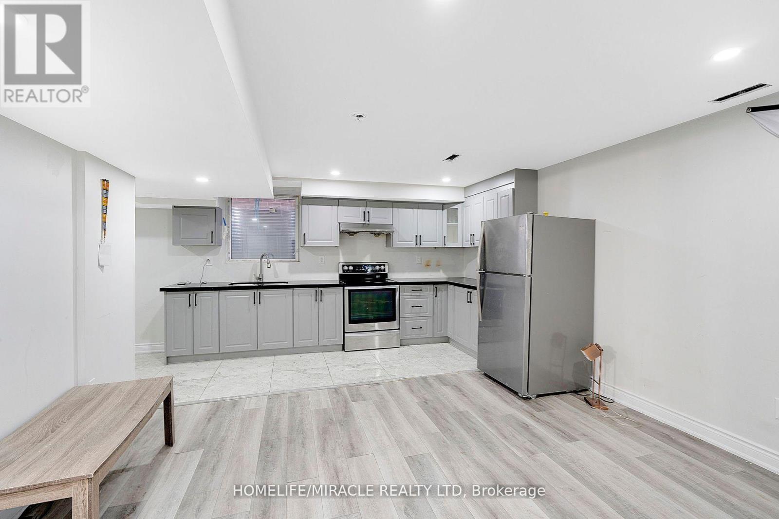 69 Mincing Trail, Brampton, Ontario  L7A 4S9 - Photo 2 - W12453278