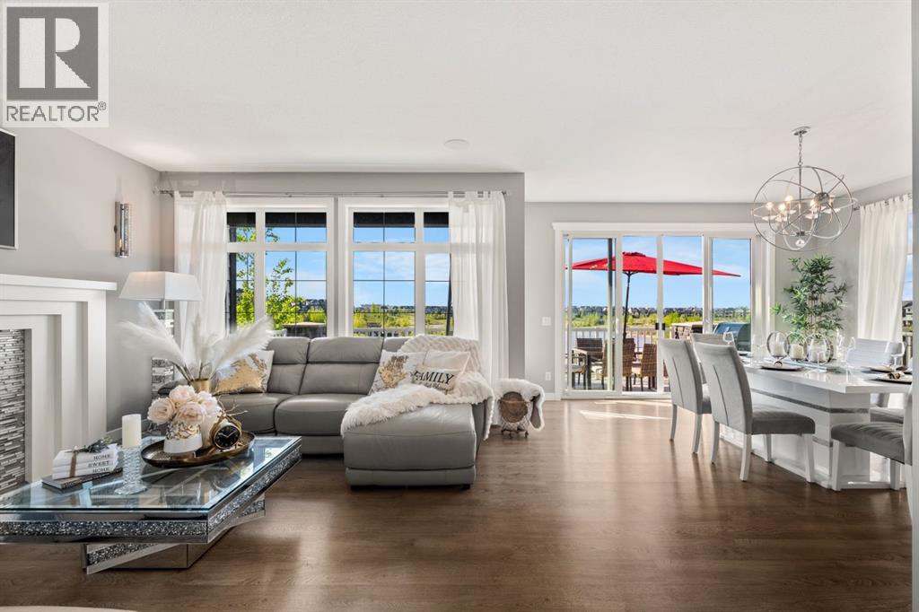 Property at 24 Masters Court SE image 3