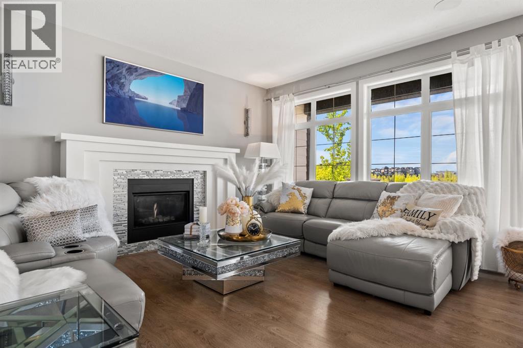 Property at 24 Masters Court SE image 4