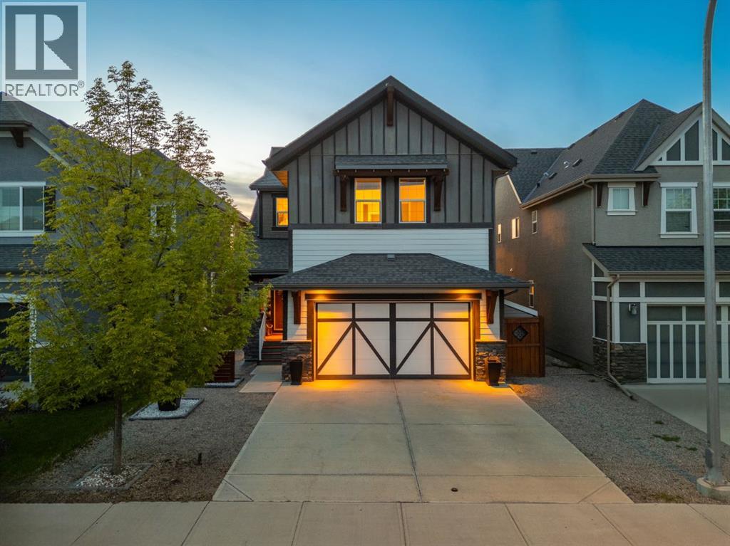 Property at 24 Masters Court SE image 2