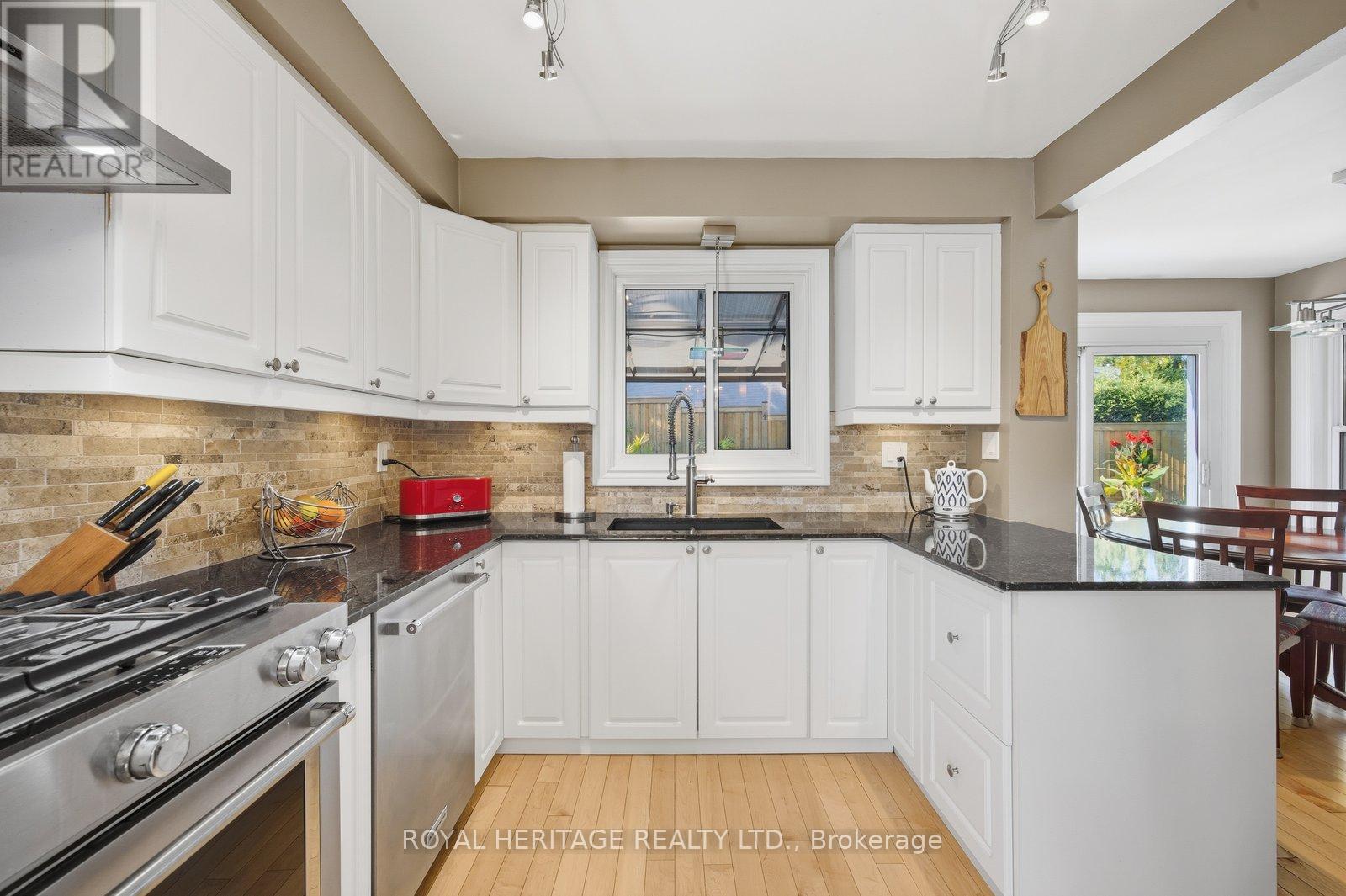 498 Prestwick Drive, Oshawa, Ontario  L1J 7R2 - Photo 11 - E12458324