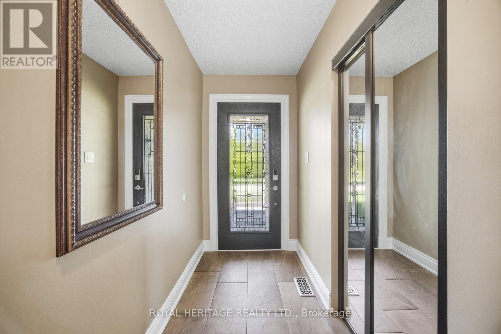 498 Prestwick Drive, Oshawa, Ontario  L1J 7R2 - Photo 4 - E12458324