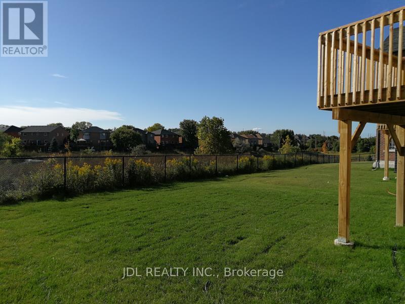 548 Somerville Drive, Newmarket, Ontario  L3X 0K2 - Photo 4 - N12458338
