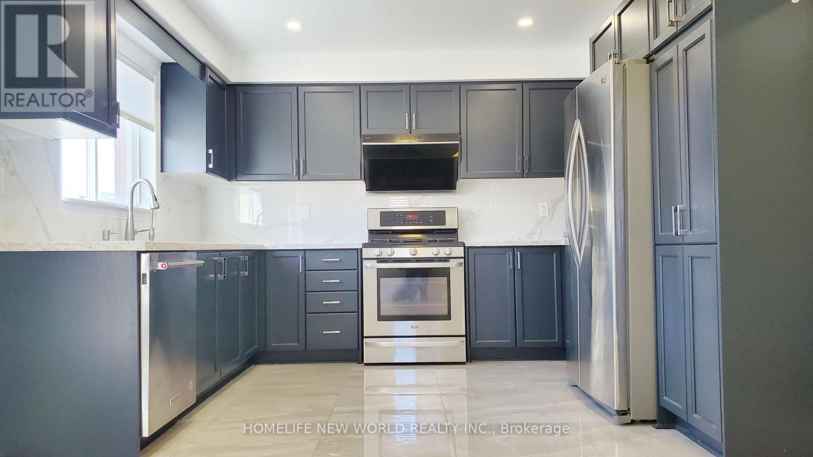 240 Lageer Drive, Whitchurch-Stouffville, Ontario  L4A 0X1 - Photo 10 - N12458349