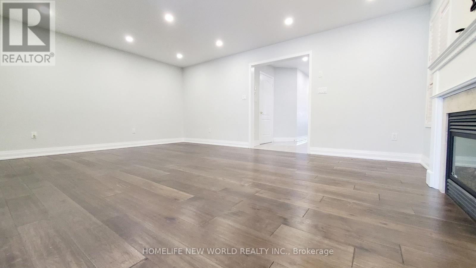240 Lageer Drive, Whitchurch-Stouffville, Ontario  L4A 0X1 - Photo 5 - N12458349