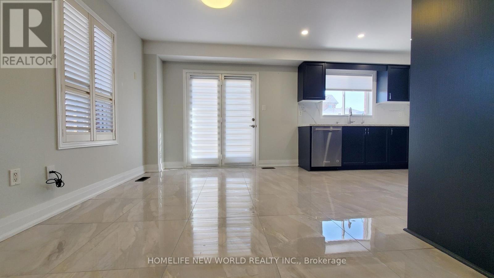 240 Lageer Drive, Whitchurch-Stouffville, Ontario  L4A 0X1 - Photo 7 - N12458349
