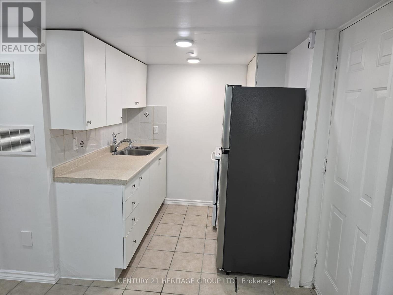 Bsmt A - 65 Park Crescent, Richmond Hill, Ontario  L4E 3J5 - Photo 5 - N12458350