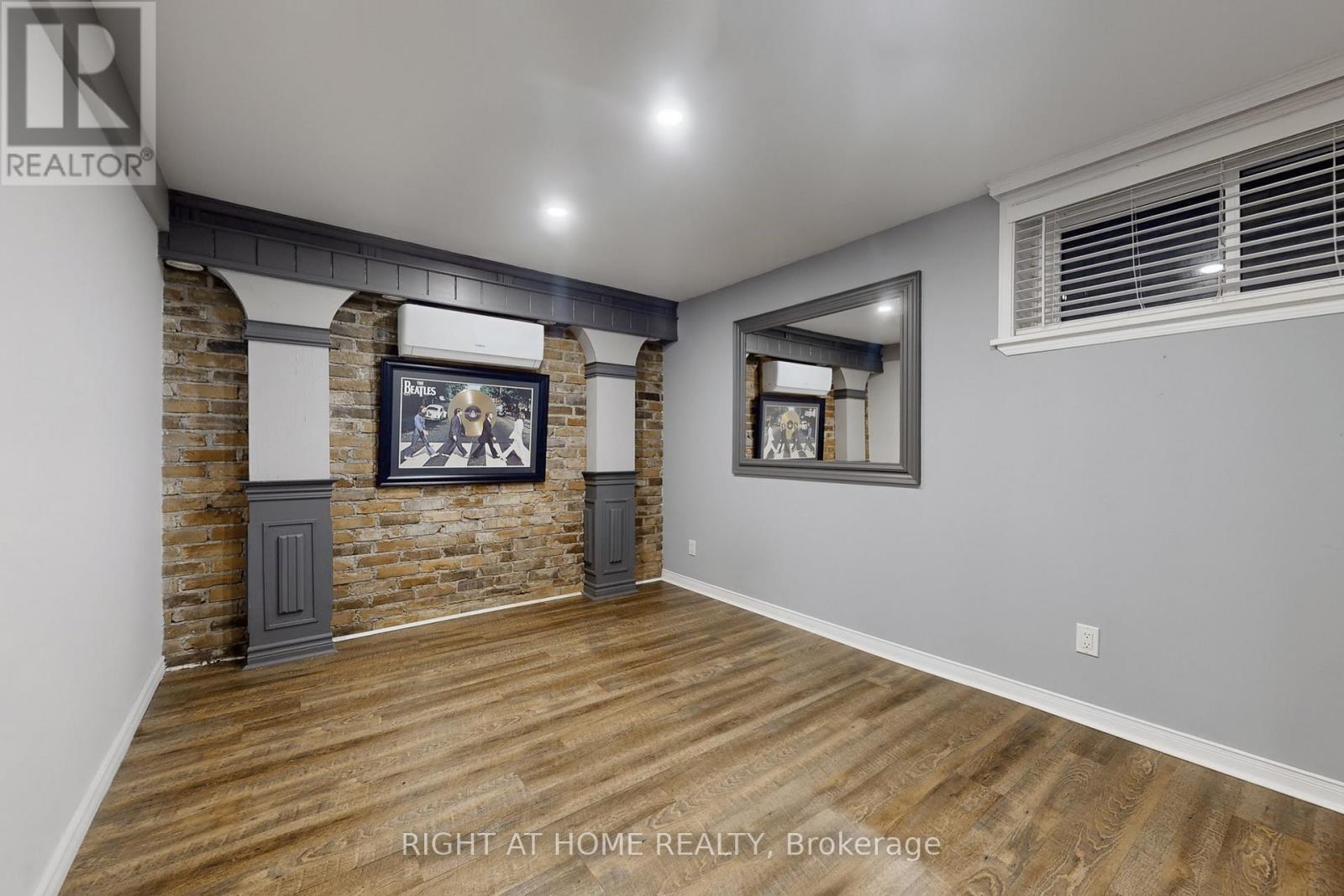 1243 Crossland Road, Springwater, Ontario  L9X 1B3 - Photo 17 - S12458361