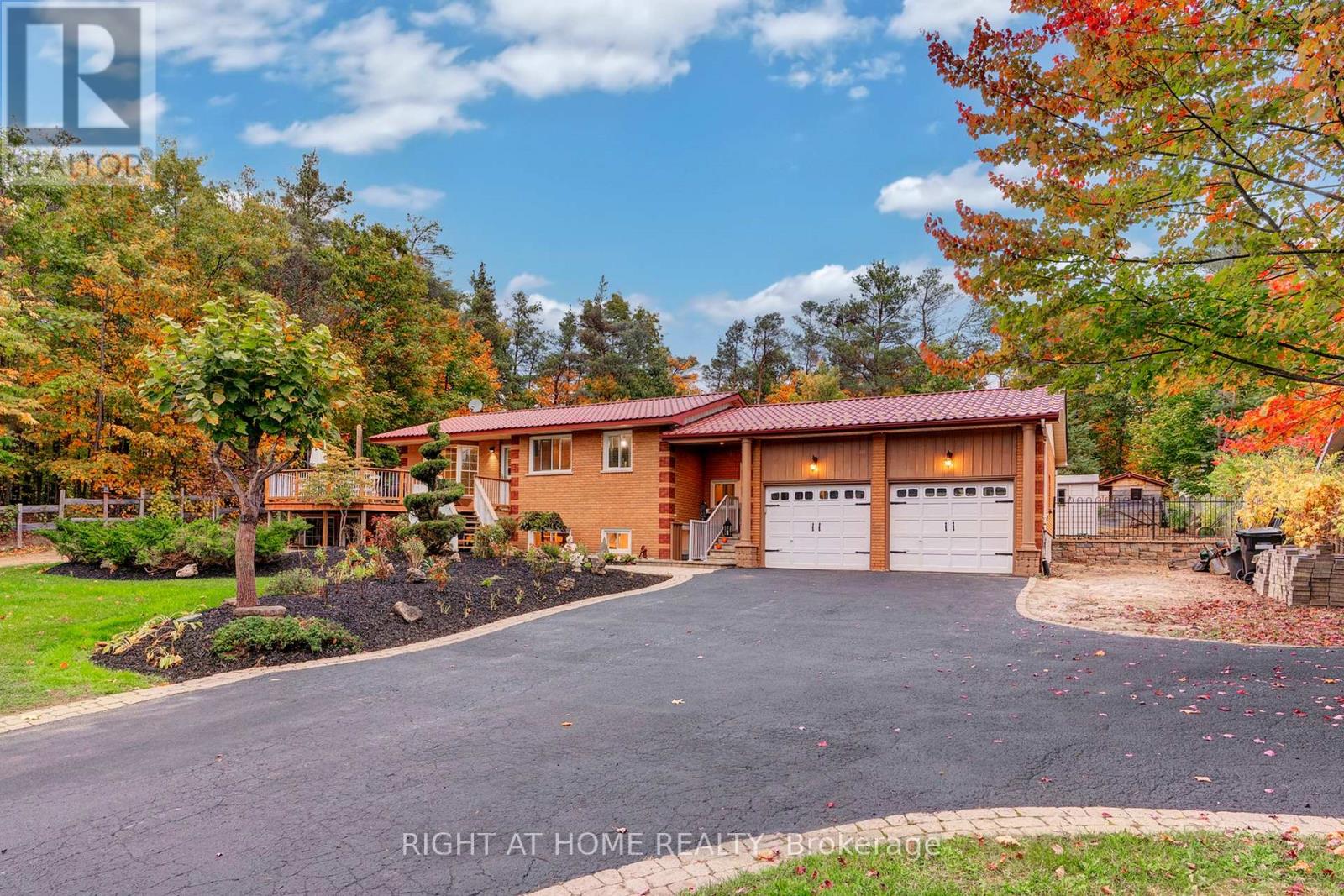 1243 Crossland Road, Springwater, Ontario  L9X 1B3 - Photo 2 - S12458361