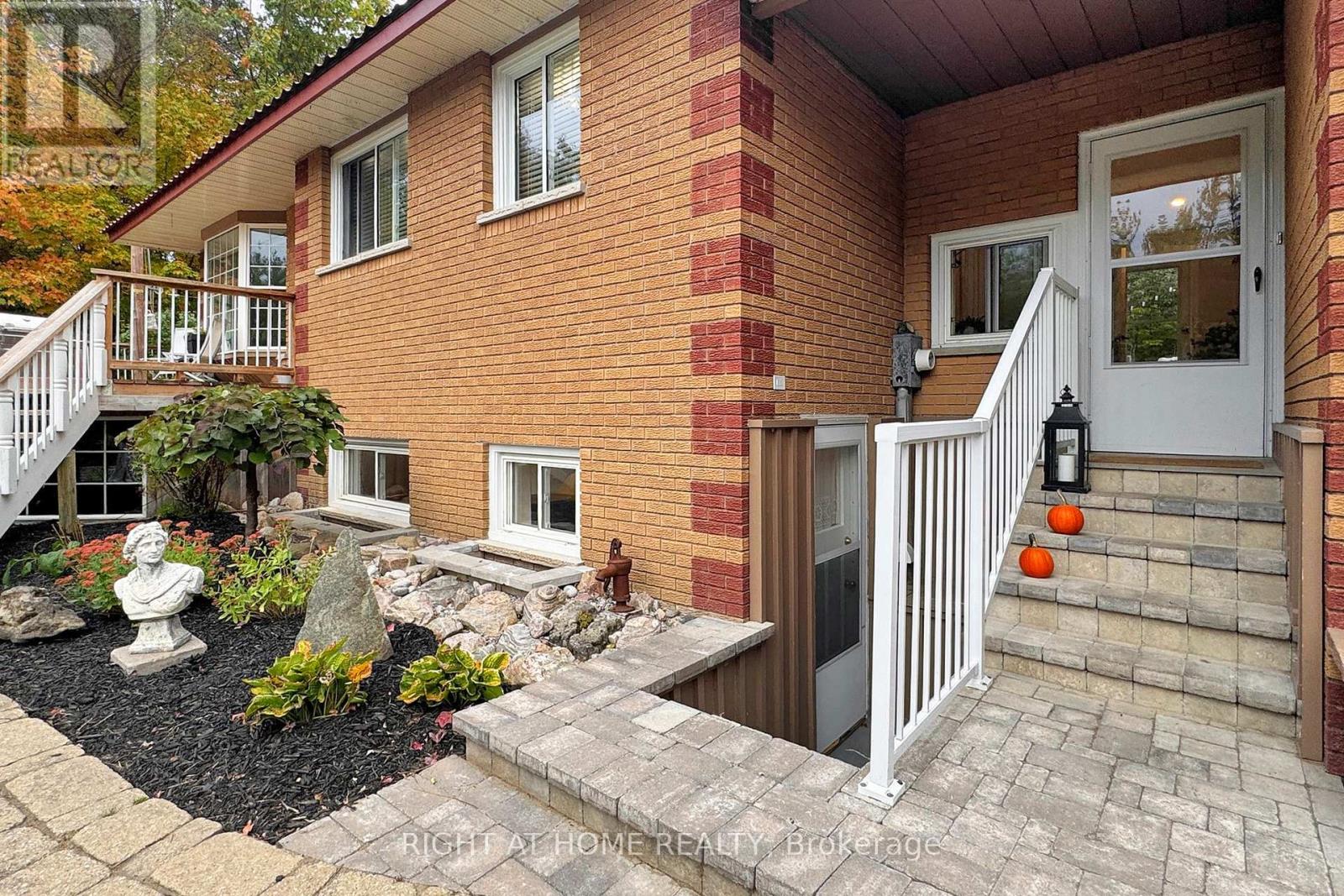 1243 Crossland Road, Springwater, Ontario  L9X 1B3 - Photo 3 - S12458361