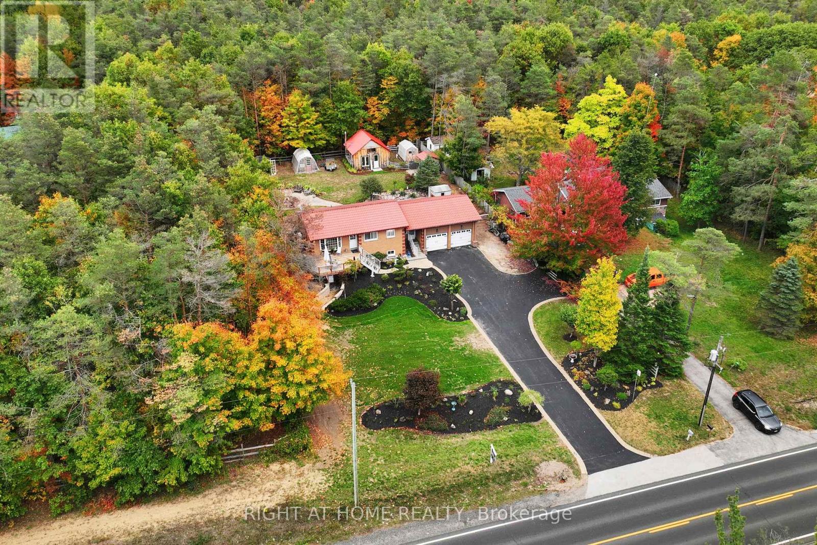 1243 Crossland Road, Springwater, Ontario  L9X 1B3 - Photo 37 - S12458361