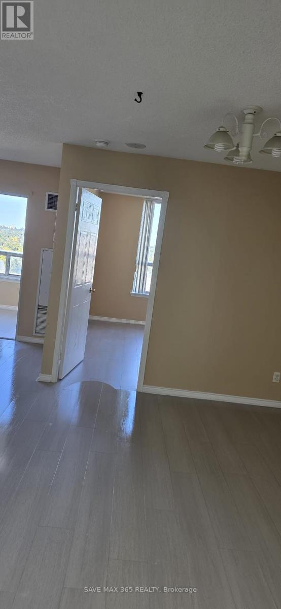 1615 - 135 Hillcrest Avenue, Mississauga, Ontario  L5B 4B1 - Photo 5 - W12458319