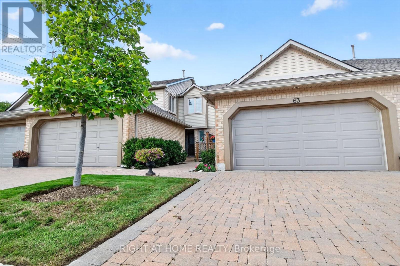 63 - 1725 The Chase, Mississauga, Ontario  L5M 4N3 - Photo 2 - W12458320