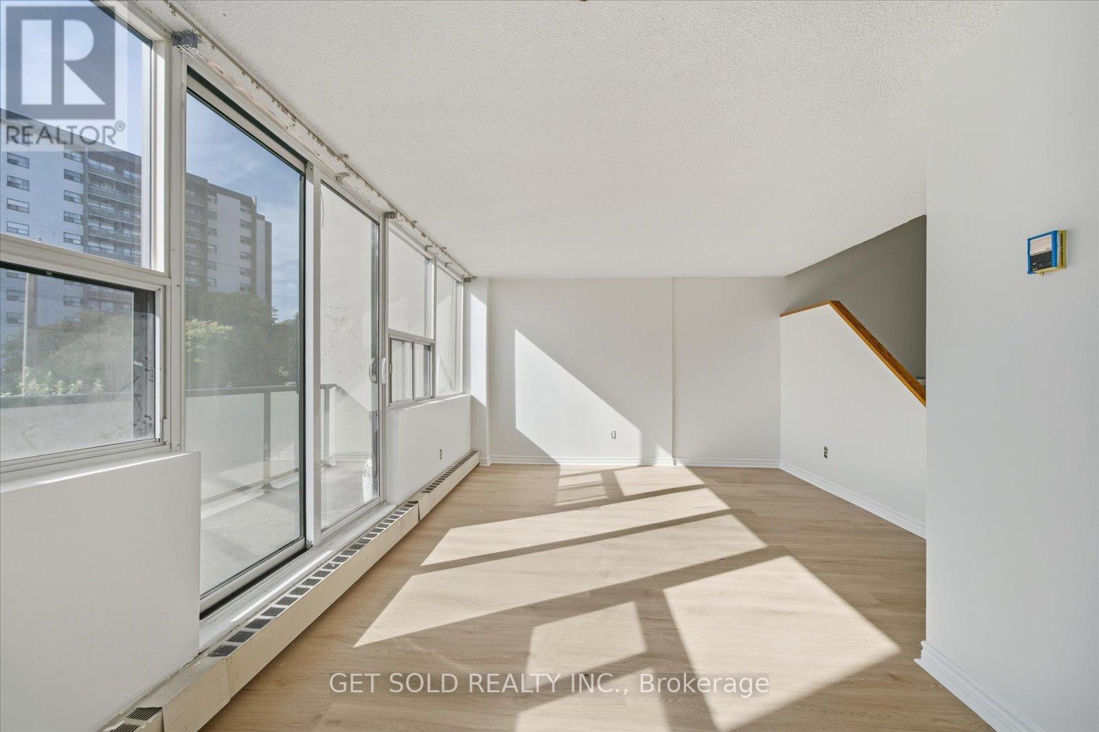 301 - 2121 Roche Court, Mississauga, Ontario  L5K 2C7 - Photo 14 - W12458341