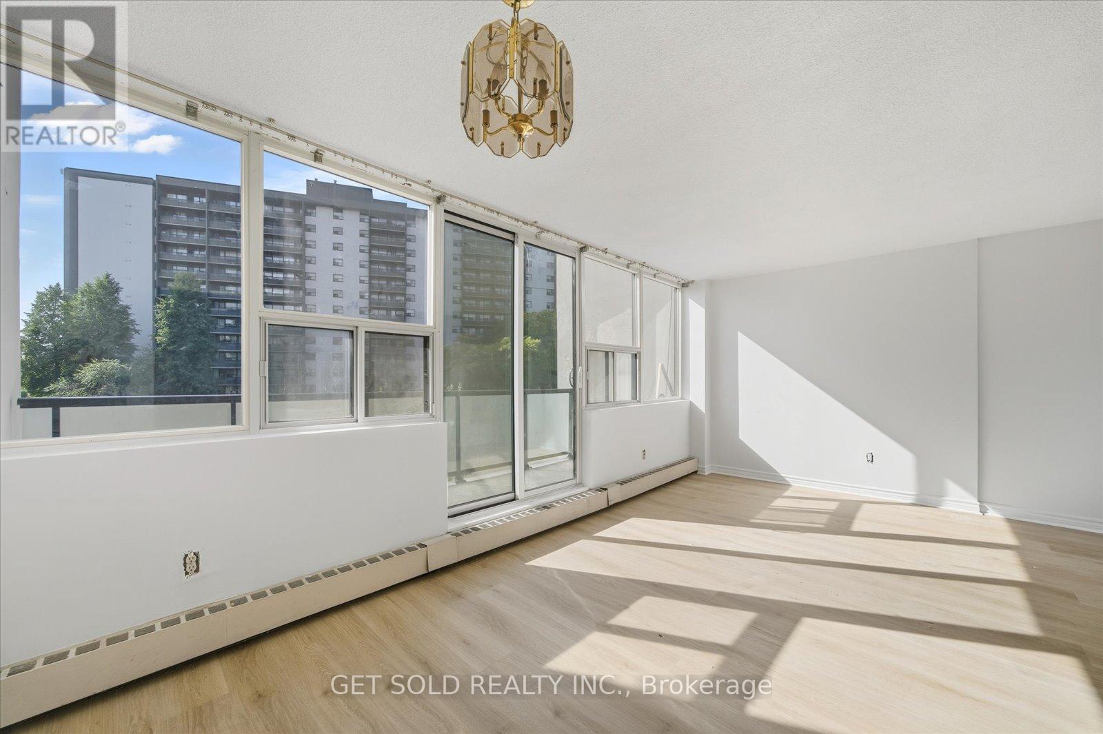 301 - 2121 Roche Court, Mississauga, Ontario  L5K 2C7 - Photo 15 - W12458341