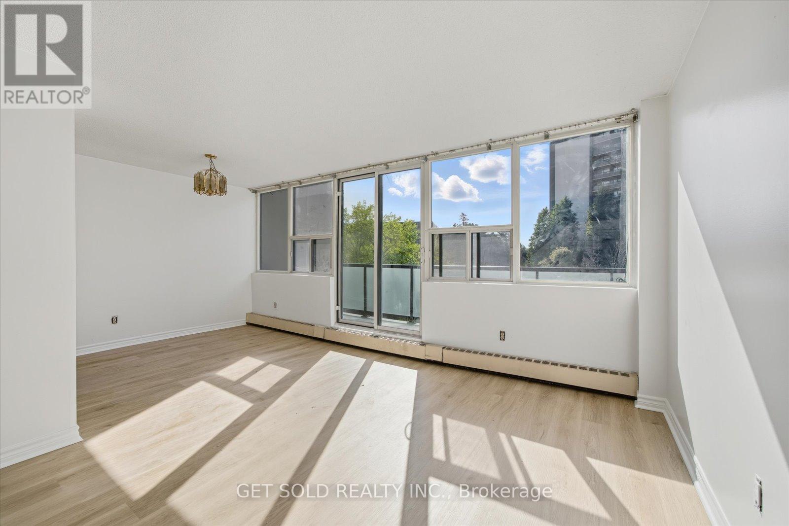 301 - 2121 Roche Court, Mississauga, Ontario  L5K 2C7 - Photo 16 - W12458341