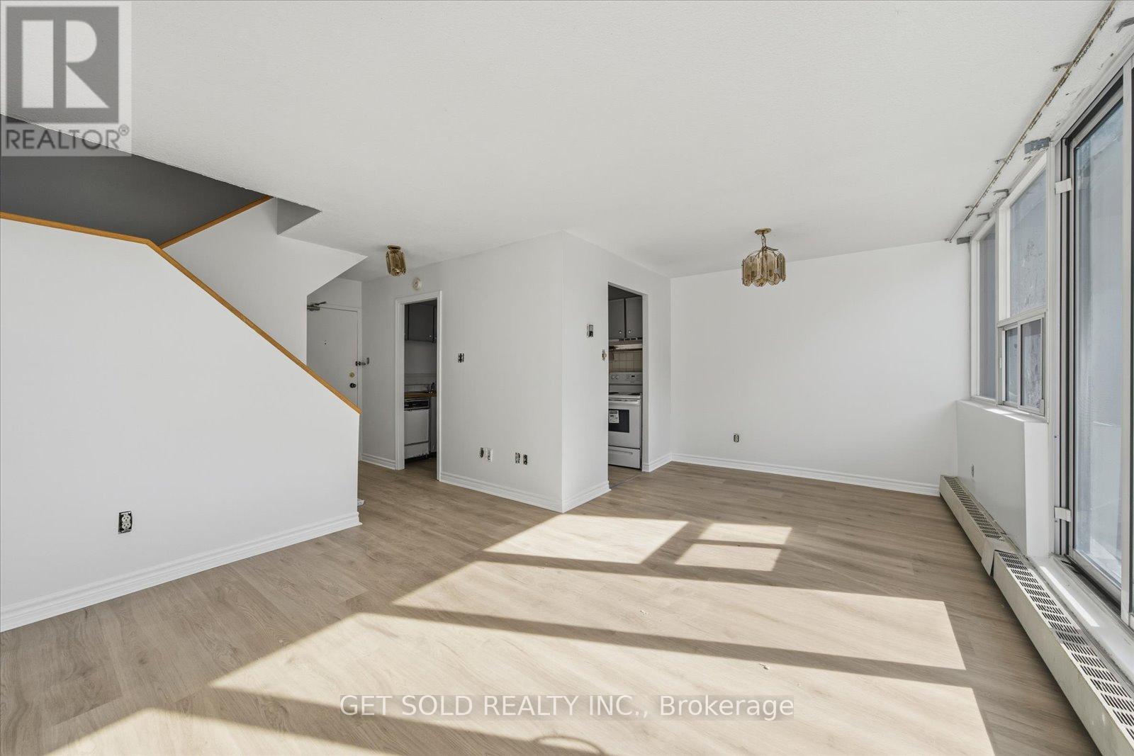 301 - 2121 Roche Court, Mississauga, Ontario  L5K 2C7 - Photo 17 - W12458341