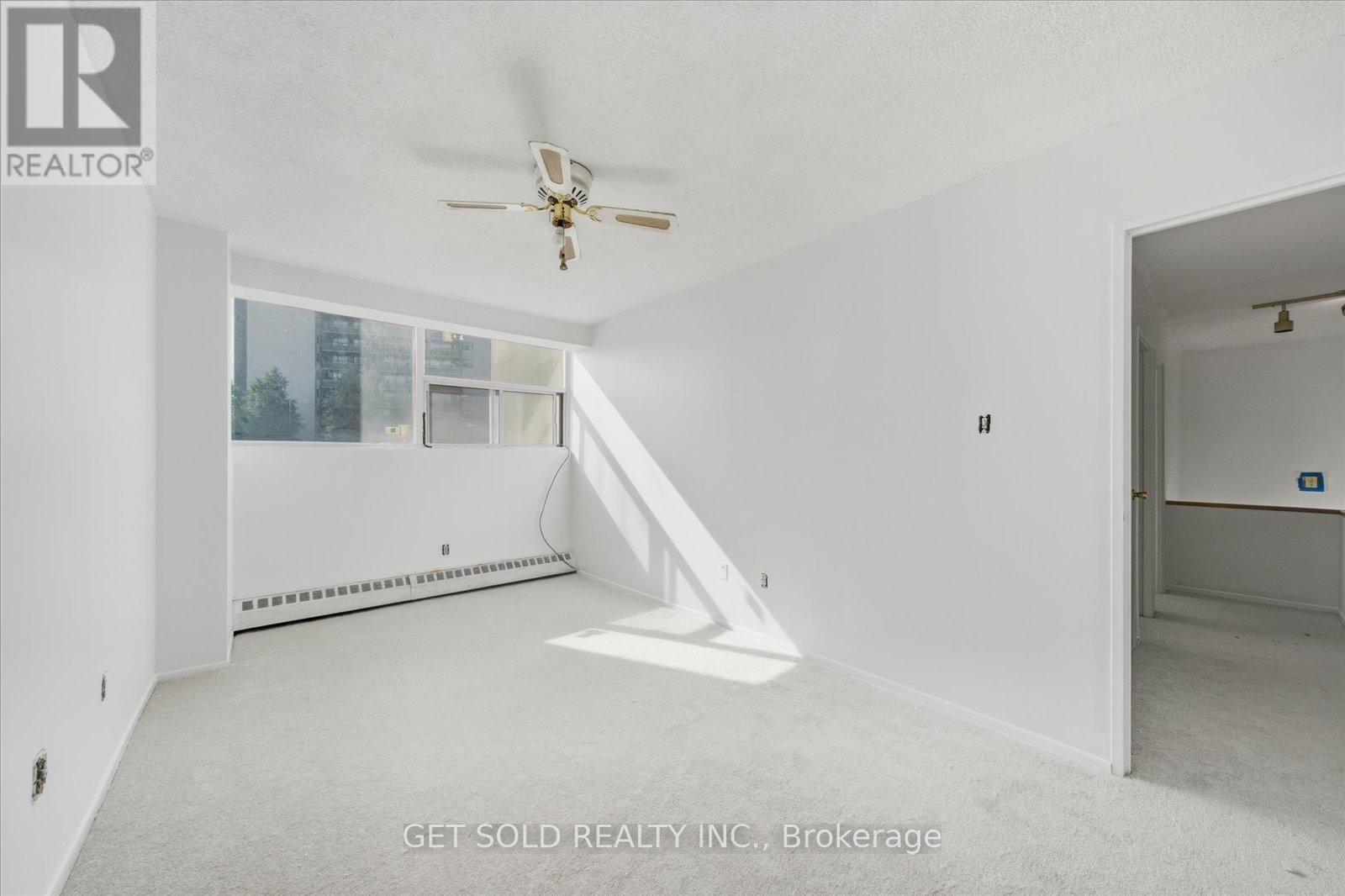 301 - 2121 Roche Court, Mississauga, Ontario  L5K 2C7 - Photo 19 - W12458341