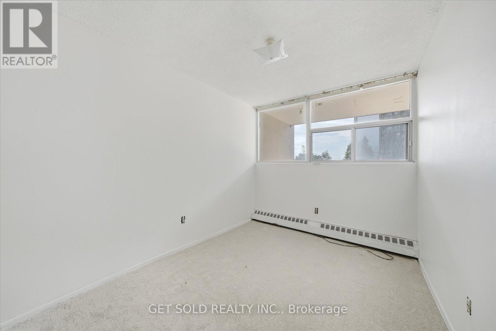 301 - 2121 Roche Court, Mississauga, Ontario  L5K 2C7 - Photo 22 - W12458341
