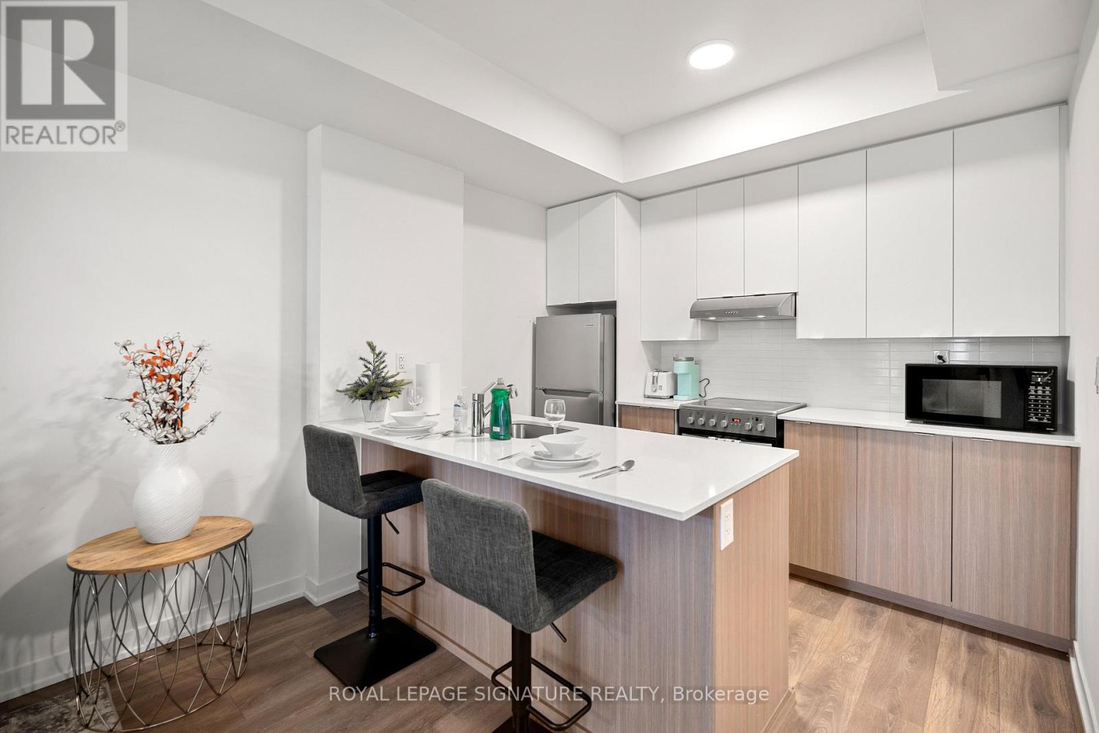 108 - 140 Canon Jackson Drive, Toronto, Ontario  M6M 0B7 - Photo 11 - W12458344