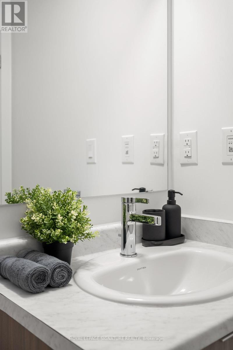 108 - 140 Canon Jackson Drive, Toronto, Ontario  M6M 0B7 - Photo 6 - W12458344