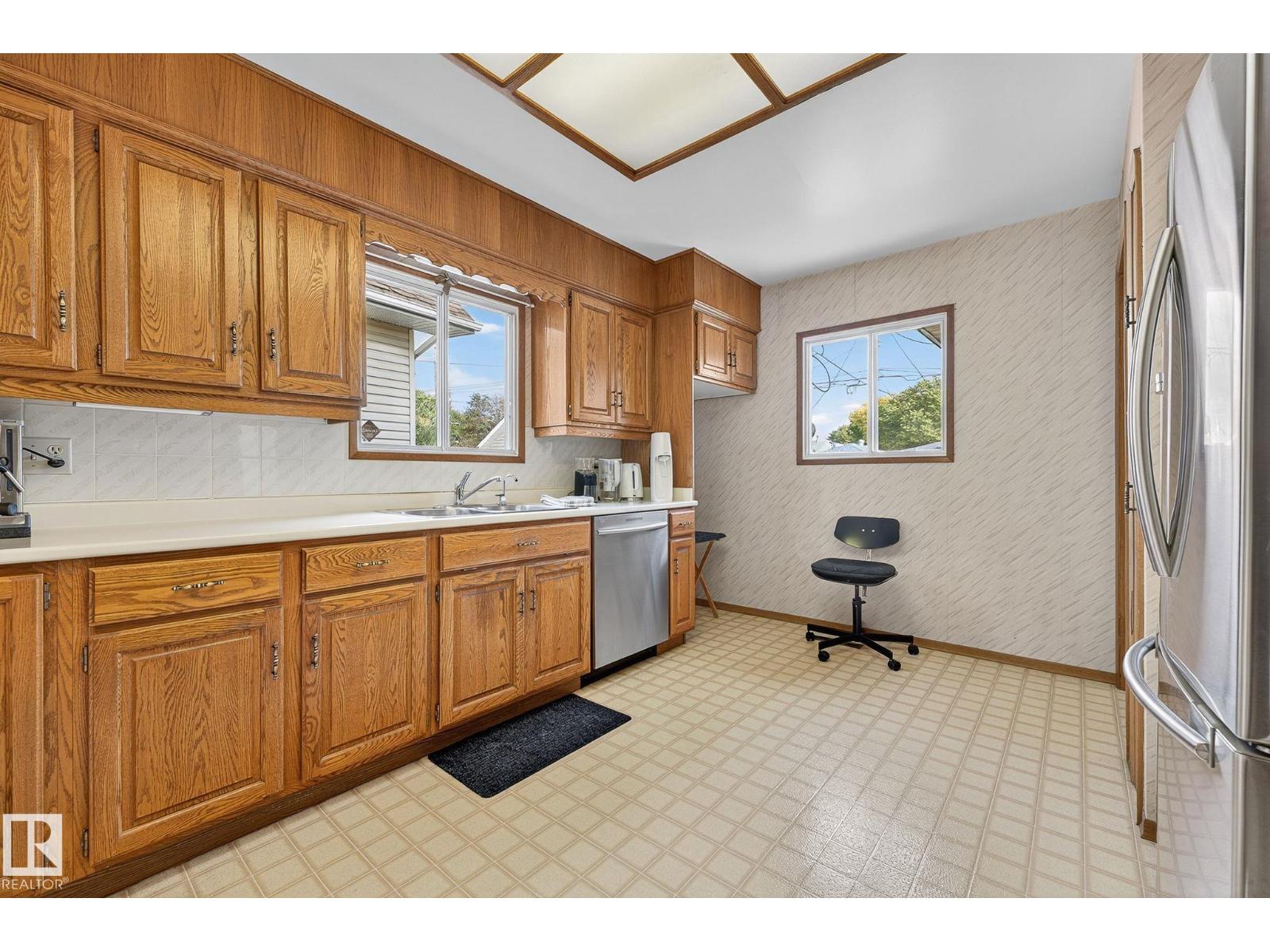 7708 98a Av Nw Nw, Edmonton, Alberta  T6C 0C5 - Photo 43 - E4461824